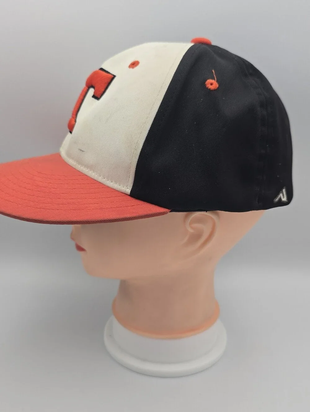 Pacific Headwear #24 Tennessee Volunteers  Fitted Hat Size S-M 6 7/8-7 3/8